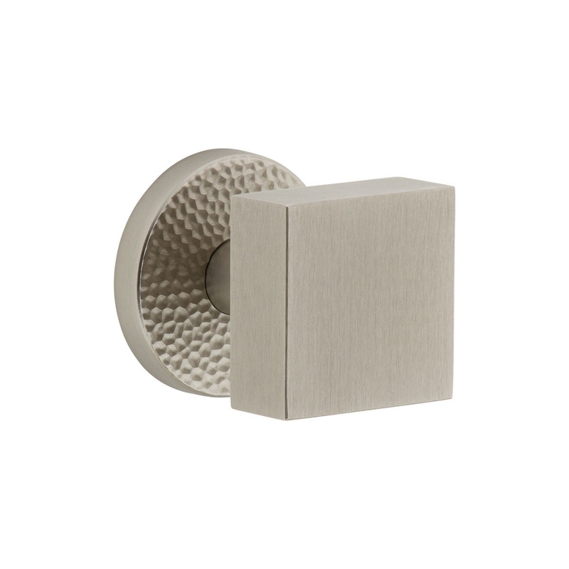 Circolo Hammered Rosette with Quadrato Knob in Satin Nickel