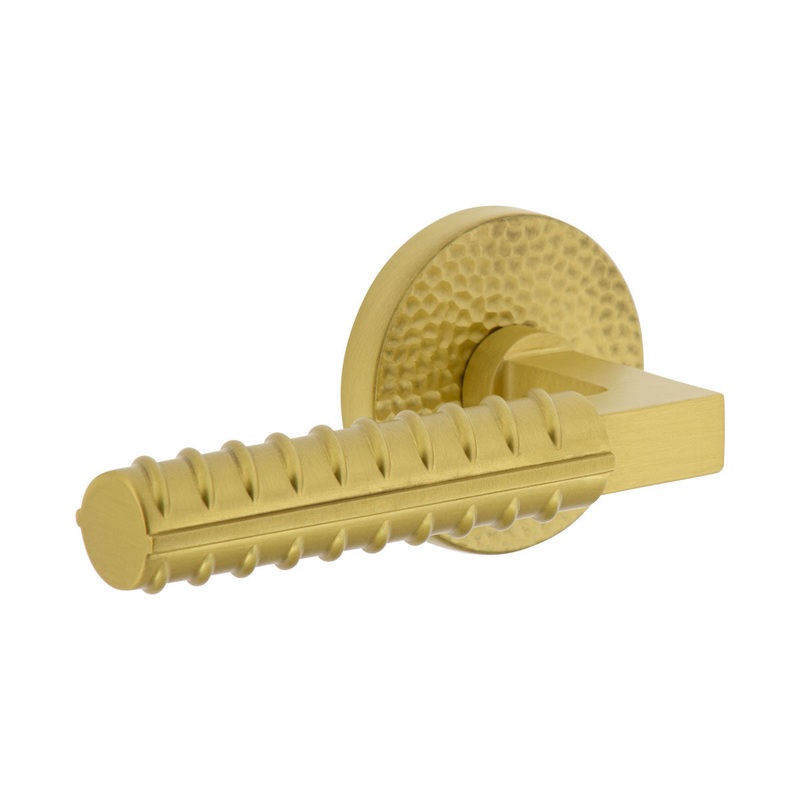 Circolo Hammered Rosette with Contempo Rebar Lever in Satin Brass