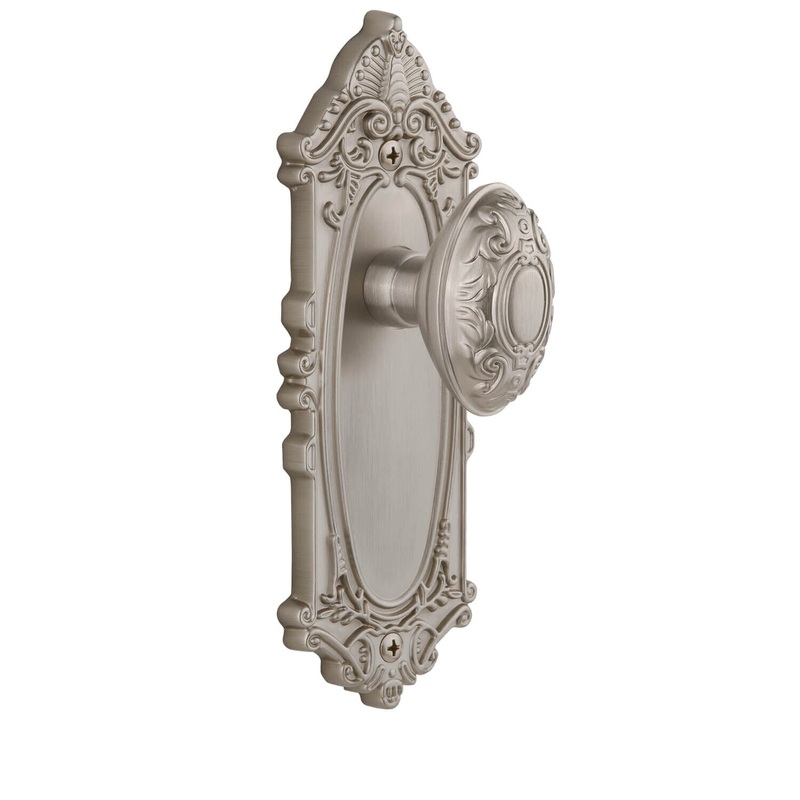Grande Victorian Long Plate with Grande Victorian Knob in Satin Nickel