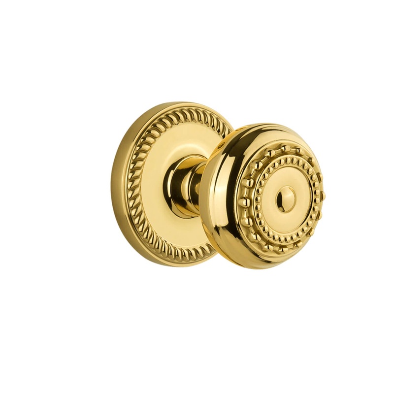 Newport Rosette with Parthenon Knob in Polished Brass
