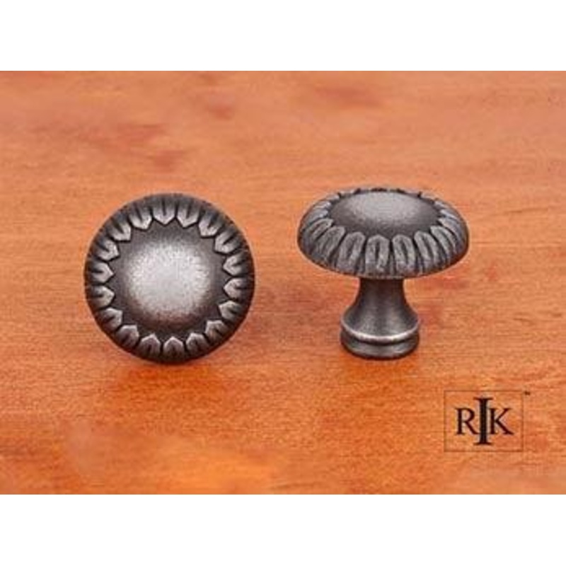 Small Petals @ Edge Knob 1 1/4 (32mm) – Distressed Nickel