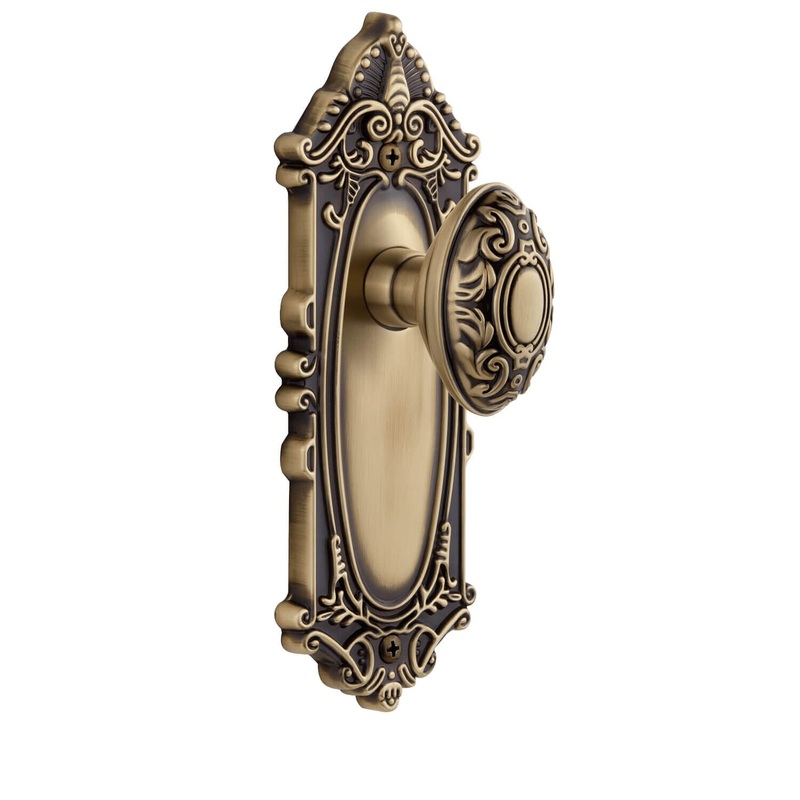Grande Victorian Long Plate with Grande Victorian Knob in Vintage Brass