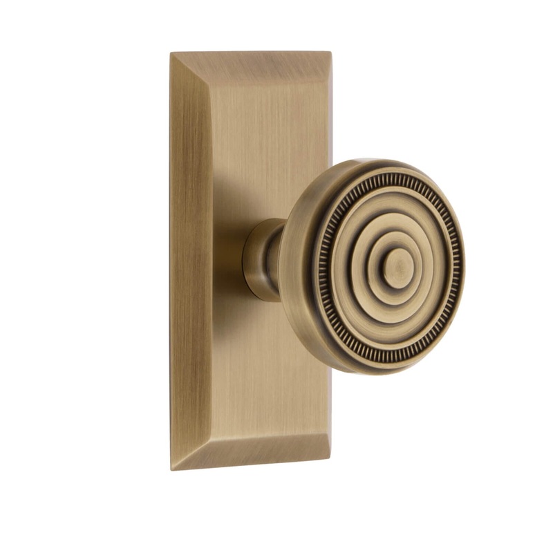 Fifth Avenue Short Plate with Soleil Knob in Vintage Brass