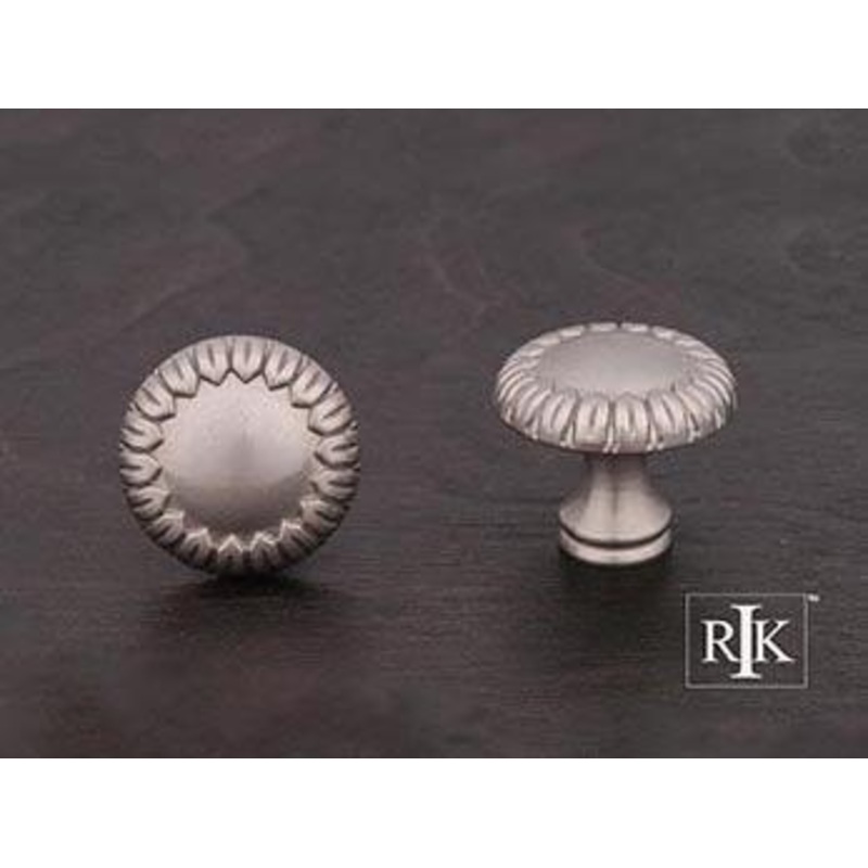 Small Petals @ Edge Knob 1 1/4 (32mm) – Pewter