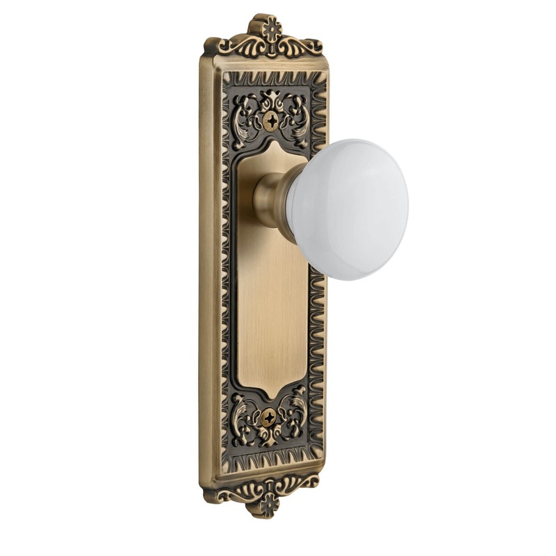 Windsor Long Plate with Hyde Park Knob in Vintage Brass