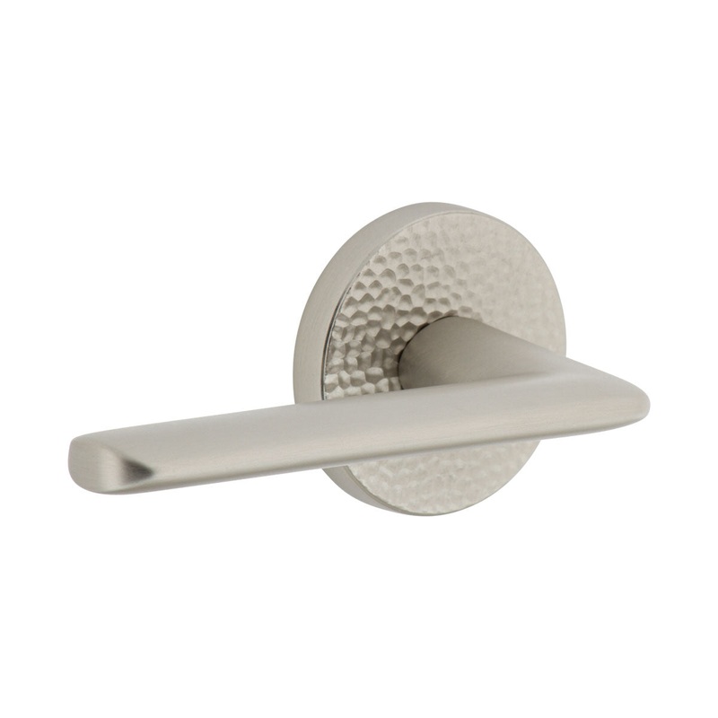 Circolo Hammered Rosette with Brezza Lever in Satin Nickel