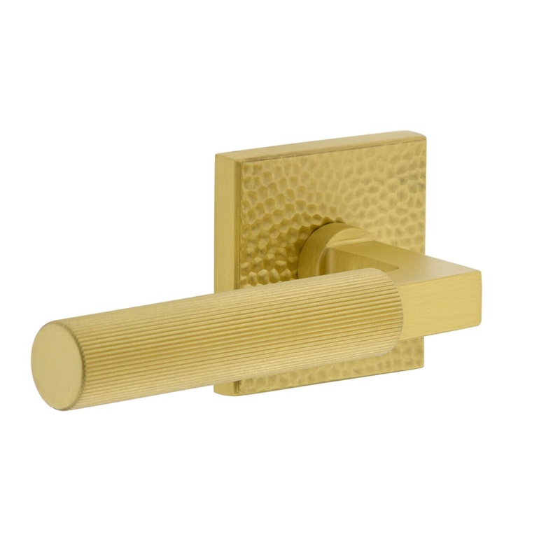 Quadrato Hammered Rosette with Contempo Fluted Lever in Satin Brass